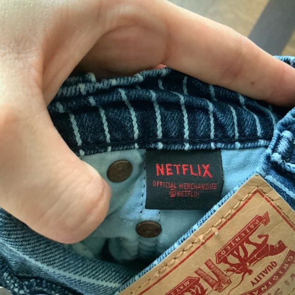 LEVI'S® X STRANGER THINGS Ribcage Denim Shorts Pinstripe Blue Size 28 Women’s - Picture 13 of 16